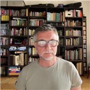 Ho insegnato in Italia e all'estero, sia in presenza che online. Posso organizzare corsi personalizzati in italiano su argomenti l